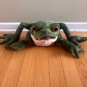 Folmanis frog puppet